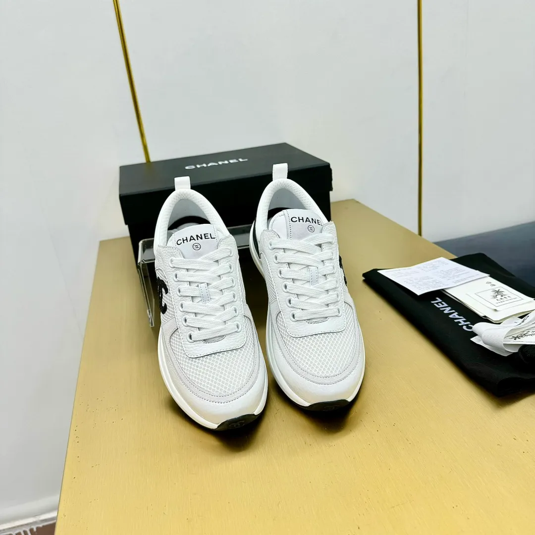 👟👟Ex-factory price 520👟👟 Women's Shoes Women's Clothing Women's Shoes Factory Top Version Chanel Chanel - 2023 Counter Top Casual Sports Shoes This classic design; the upper is electro-embroidered with a variety of craftsmanship; the outsole is fashionable and sporty; extraordinary incorporating a variety of color matching elements... Diversified mix and match is very beautiful and versatile, casual, fashionable, sports, and outdoor can be taken into account... ꫛꫀꪝ Go➫ Materials: ❶Upper is made of: original imported mercerized velvet + double-layer breathable mesh ❷Inside is made of: original imported breathable mesh ❸Outsole is based on: original TPU combination outsole Special counter boutique packaging complete set for women 35–41